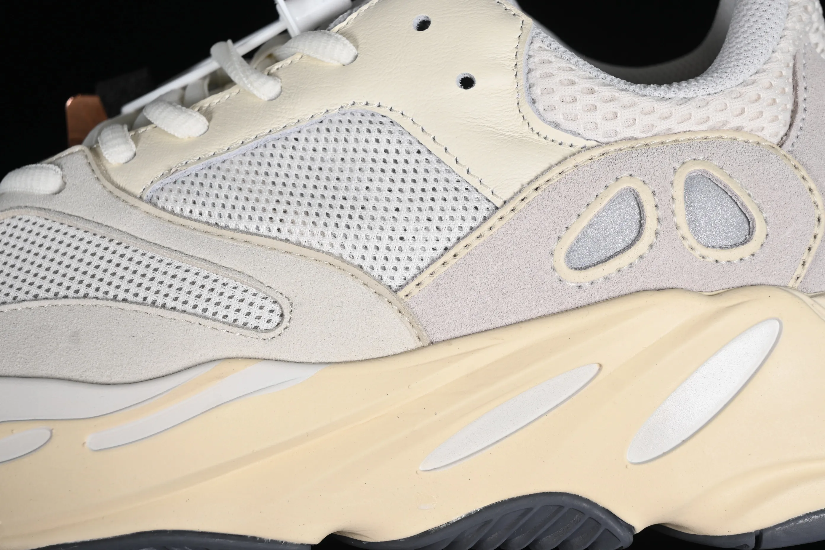 All Categories Ad Yeezy Coconut Series G Version Ad Yeezy Boost 700 "Analog" EG7596 Kanye Coconut 700 3M Reflective Running Shoes